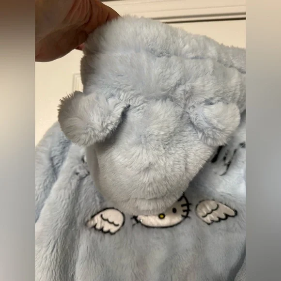 Forever 21/Hello Kitty and Friends Baby Blue Faux Fur Jacket L - Picture 11 of 12